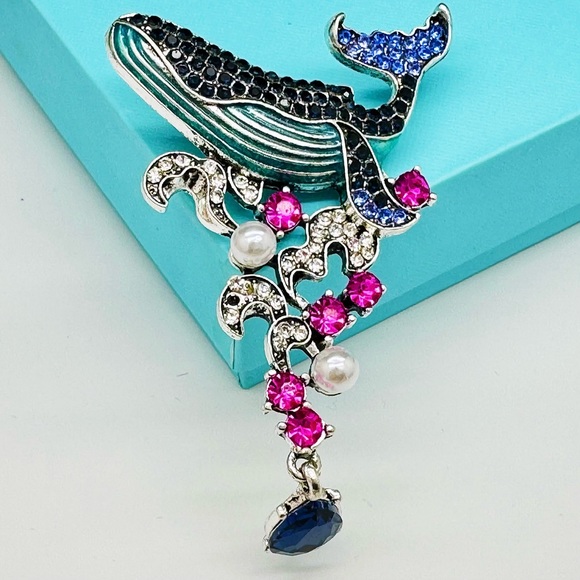 Large Whale Brooch Blue Whale Pin Vintage Style Pin Rhinestone Whale Brooch - Picture 7 of 7